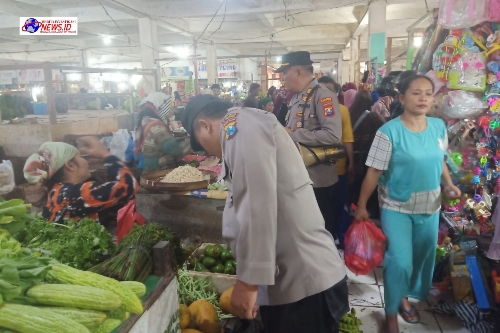 Polres Sampang Sambangi Pasar Tradisional Antisipasi Peredaran Uang Palsu