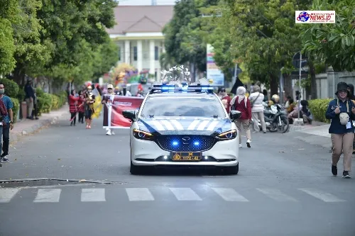 Polres Situbondo Kawal Kirab Maskot Pilkada 2024