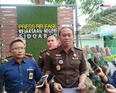 Tersangka dan Barang Bukti Tindak Pidana Pajak Diserahkan Kanwil DJP Jatim II Kepada Kejari Kabupaten Sidoarjo