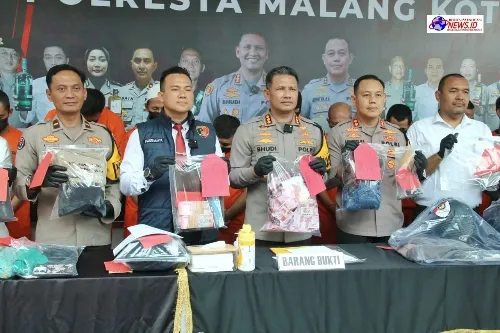 Polresta Malang Kota Berhasil Amankan Komplotan Pencuri Modus Gembosi Ban Nasabah Bank