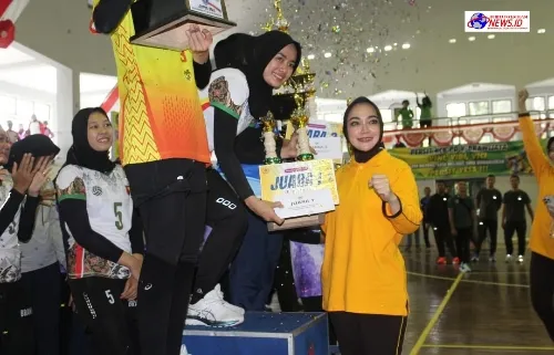 Semangat Kebersamaan: Kodim 0830/ Surabaya Utara Dukung Pertandingan Voli Antar Istri TNI