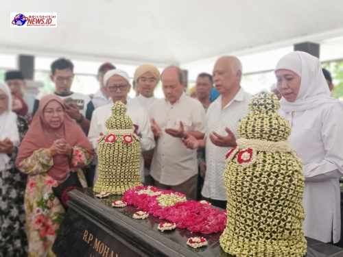 Kunjungan Khofifah Ziarah ke Makam Almarhum Raden Panji H. Muhammad Nur