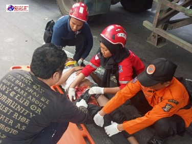 Hendak Mendahului Truck Traeler, Warga Gresik Bernasib Naas