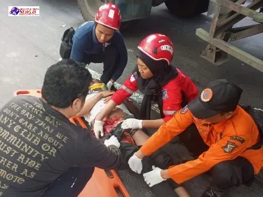 Hendak Mendahului Truck Traeler, Warga Gresik Bernasib Naas