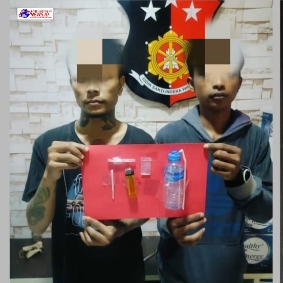 Polsek Krembangan Amankan Dua Pria di Sawah Pulo SR Saat Asyik Nyabu Dalam Kamar