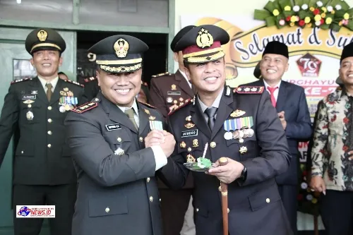 Ulang Tahun TNI Ke-79, Dandim 0828/Sampang Dapat Kejutan Dari Kapolres Sampang