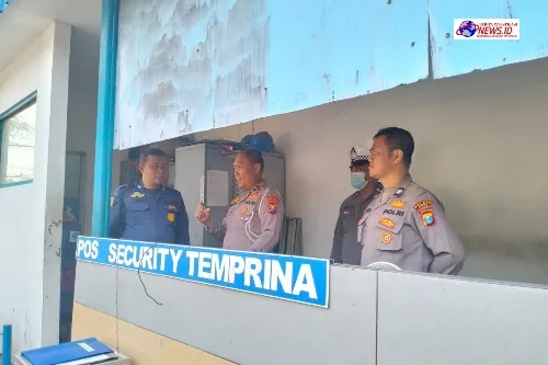 Polres Gresik Siagakan Personel 24 Jam Untuk Pengamanan Percetakan Surat Suara Pemilu 2024