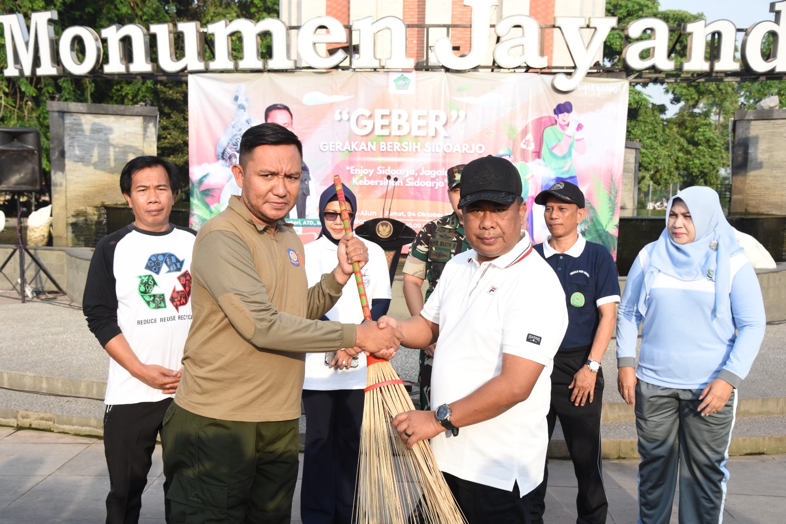 15 Ribu ASN Sidoarjo Serentak Kerja Bakti Bersama