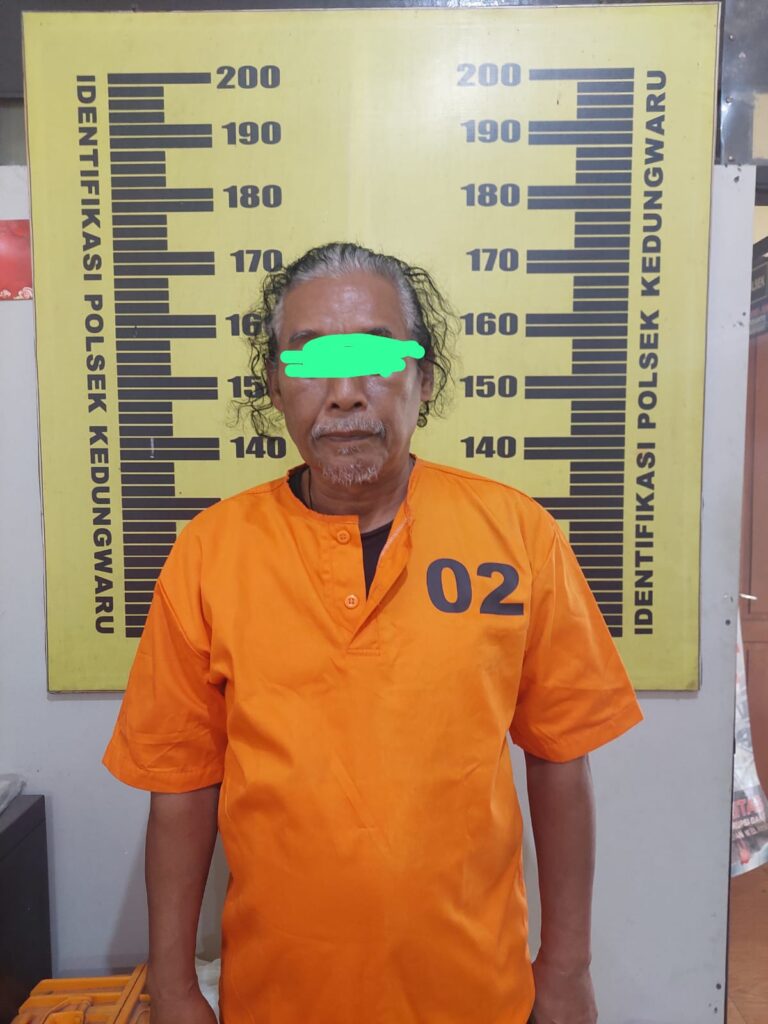 Akibat Pengaruh Miras, Seorang Pria Paruh Baya Tega Bacok Tetangga