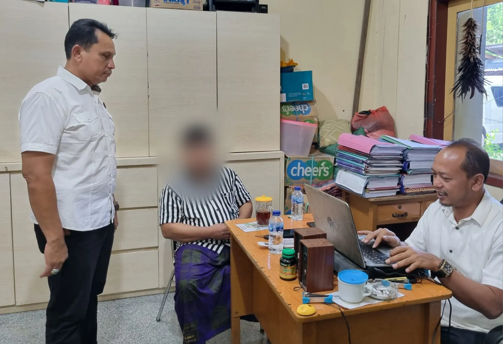 Diduga Lakukan Pencabulan Terhadap Santriwatinya, Pengasuh Pondok Pesantren Dijemput Paksa Oleh Penyidik Polres Bangkalan