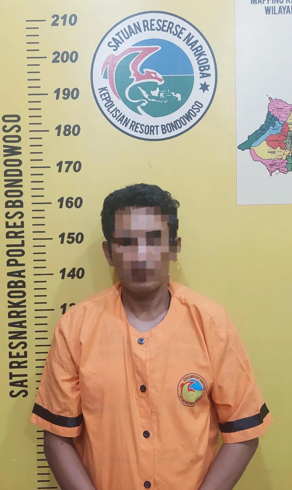Dalam Rangka Menyikapi Program 100 Hari Presiden RI, Polres Bondowoso Meringkus Tiga Pria Yang Lagi Asik Nyabu