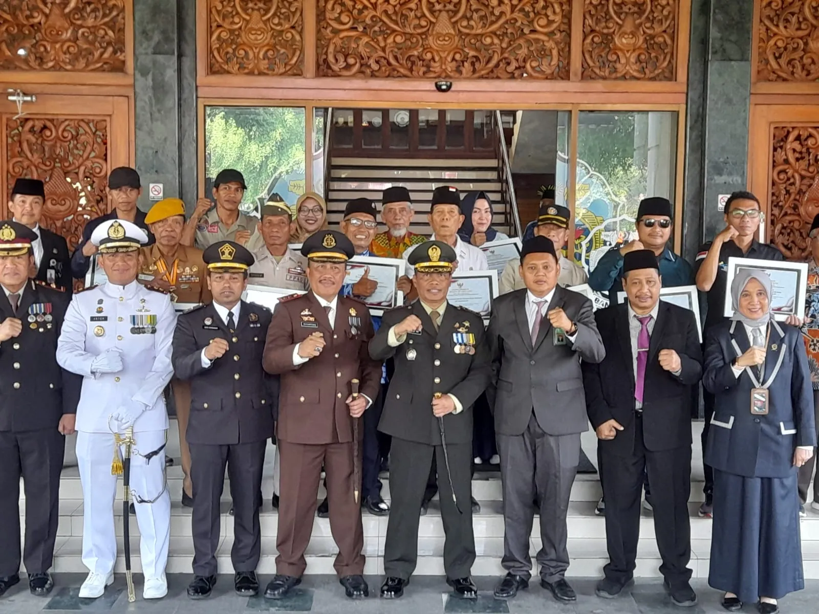 Upacara Peringatan Hari Pahlawan ke-79, Dandim 0829 Jadi Irup