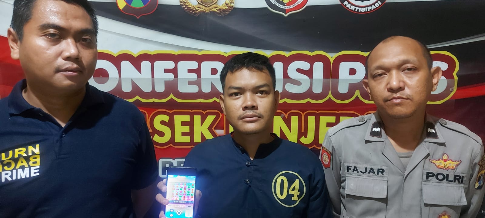 Polsek Kenjeran Ungkap Kasus Judi Online Gunakan Aplikasi IDCOIN188-PG Slot Mahjong Ways 2