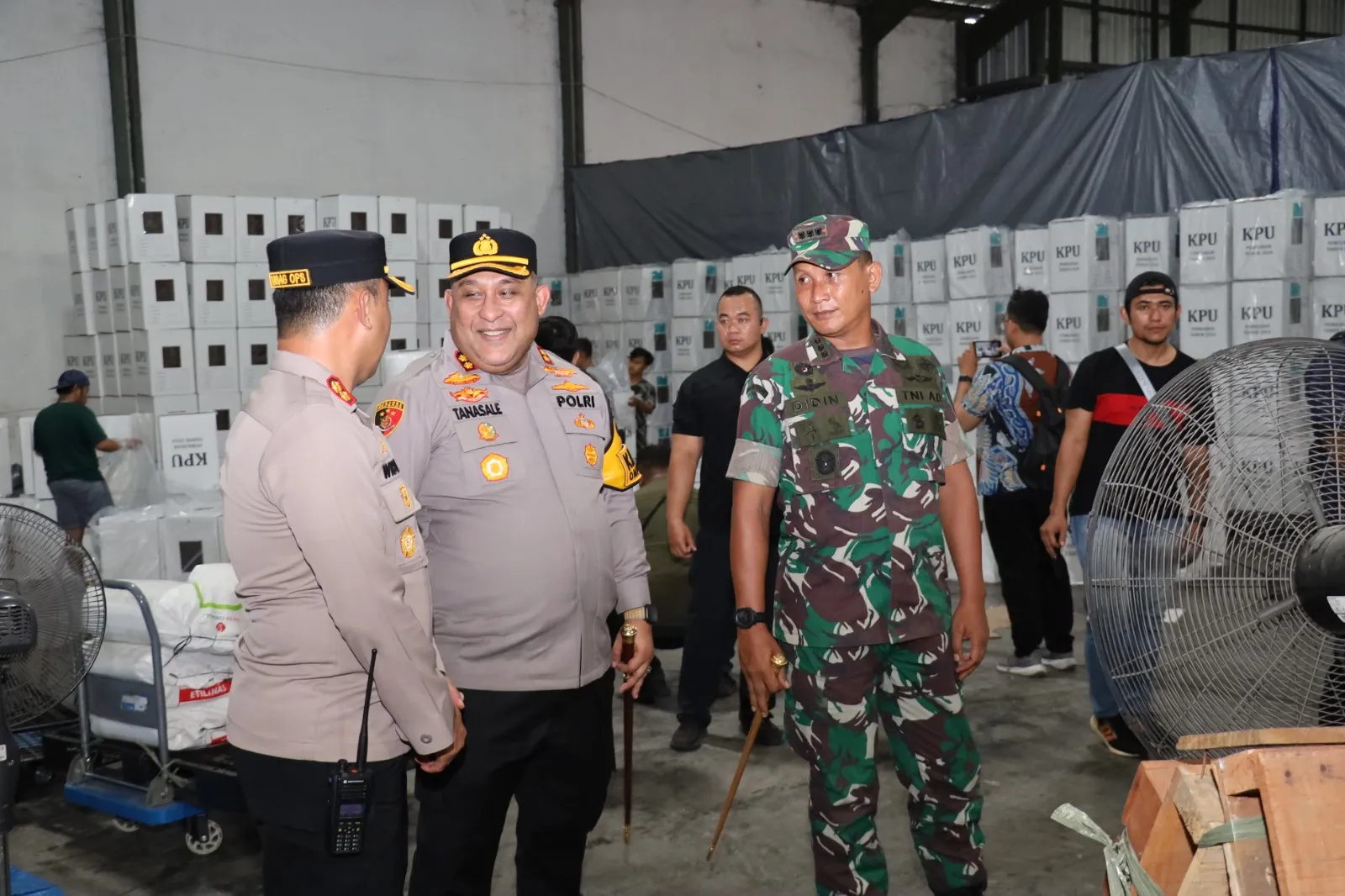 Pastikan Logistik Pilkada 2024 Aman, Kapolres Pelabuhan Tanjung Perak Bersama Forkopimda Kota Surabaya Cek Gudang KPU Kota Surabaya