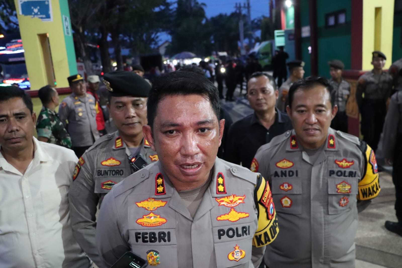 Satreskrim Polres Bangkalan Amankan Pria Bawa Sajam Yang Cegat Mobil Sales Rokok