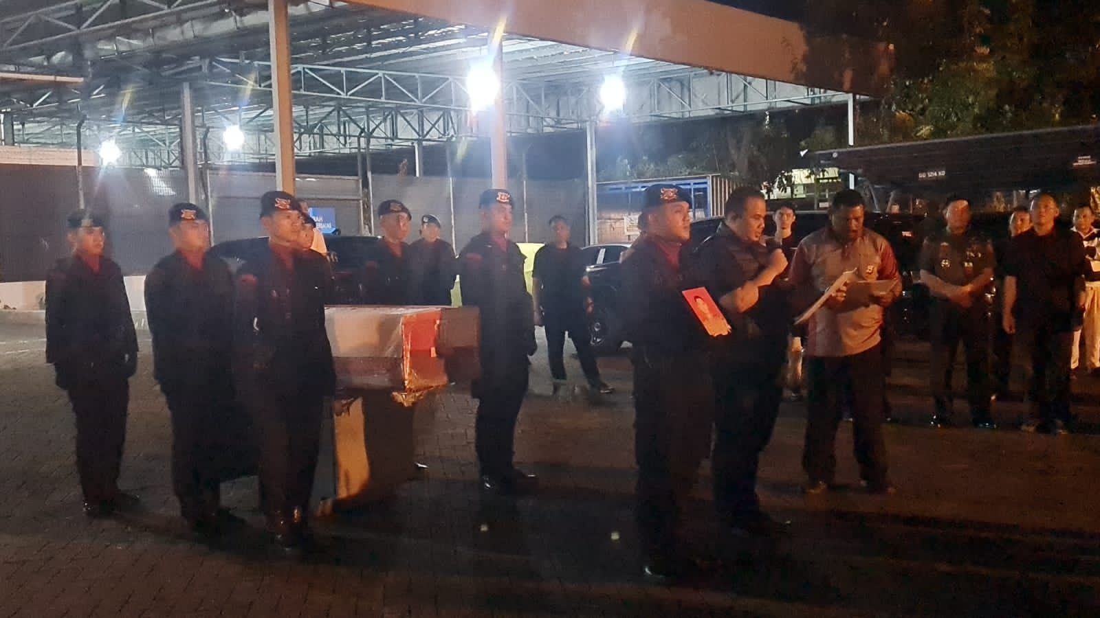 Kapolri Beri Kenaikan Pangkat Anumerta ke Almarhum AKP Ulil Ryanto