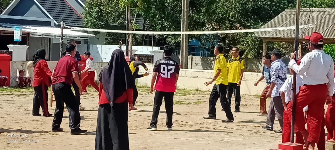 Upacara Hari Guru Nasional 2024 dan HUT PGRI ke-79 Gugus VI Tanjungan : Hargai Peran Guru Dalam Membangun Pendidikan Berkualitas