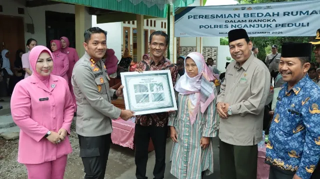 Rumah Baru Dalam Program Polres Nganjuk Peduli Untuk Pak Maryoto Resmi Diserahkan