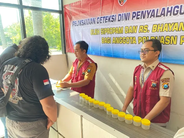 Polres Nganjuk Gelar Rikkes dan Deteksi Dini Penyalahgunaan Narkoba Bagi Anggota Polri dan ASN