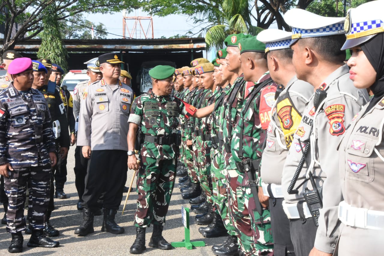Simak Berikut Pesan Danrem 161/Wira Sakti Saat Pimpin Apel Gelar Pasukan Dalam Rangka Kunker RI 1 ke NTT