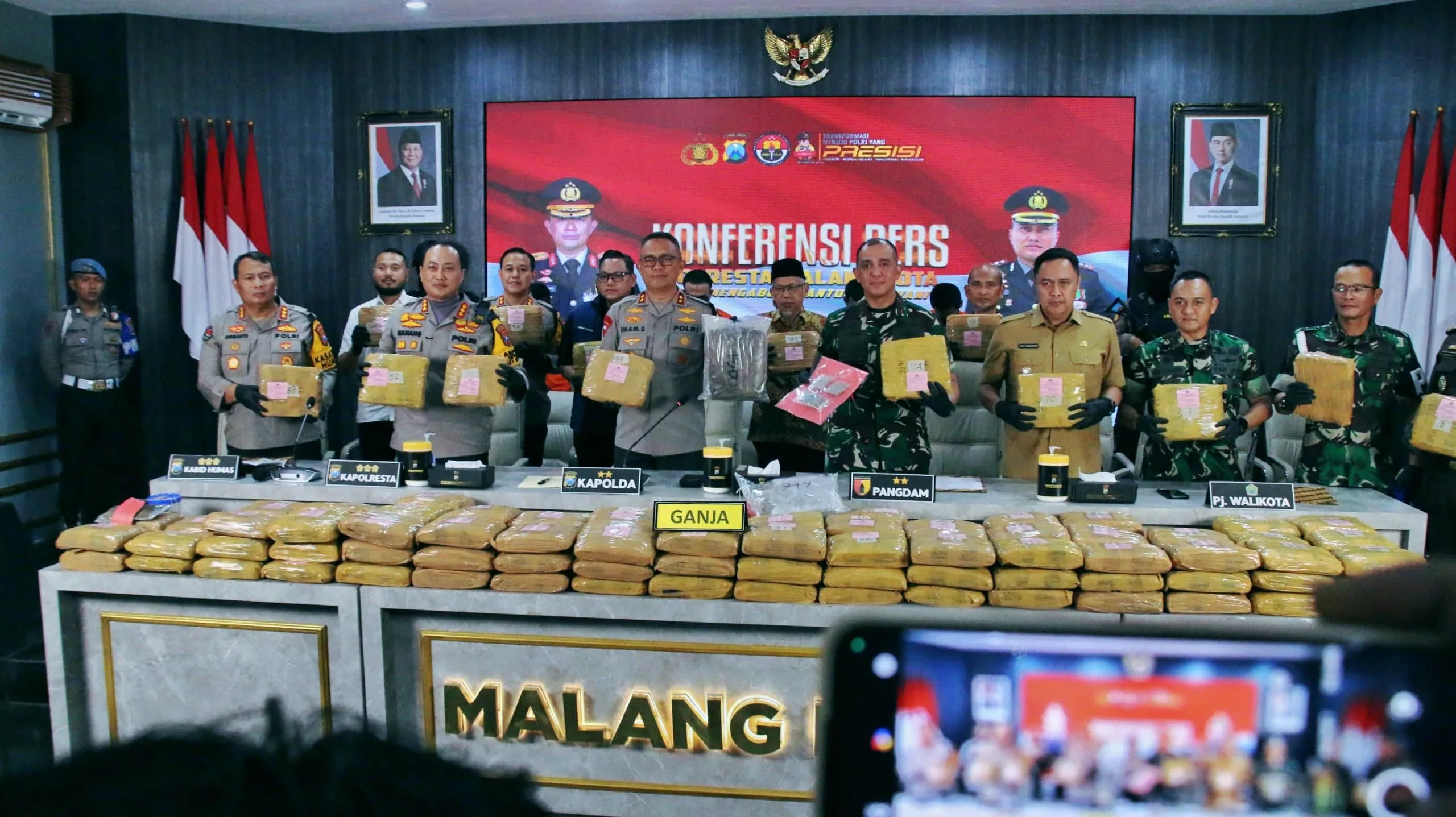 Polresta Malang Kota Berhasil Gagalkan Pengiriman Ratusan Kilogram Ganja Jaringan Antar Provinsi