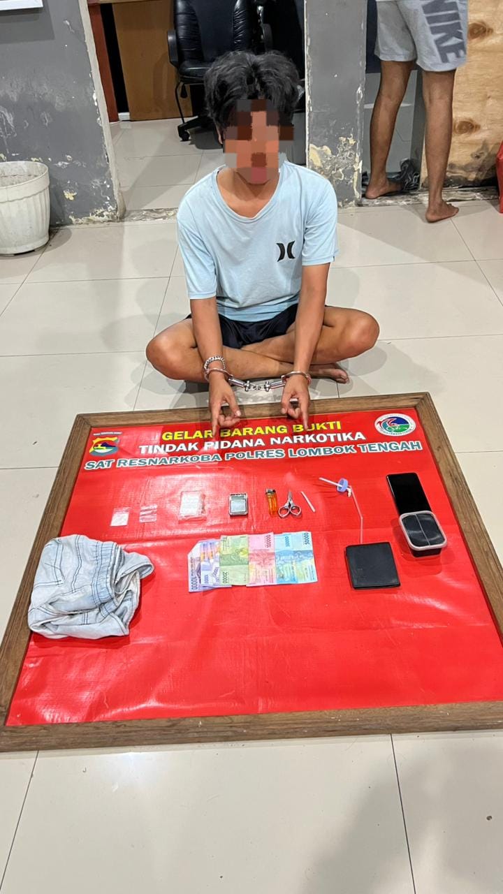 Kedapatan Bawa Narkotika Jenis Sabu, Seorang Pemuda di Amankan Satresnarkoba Polres Loteng