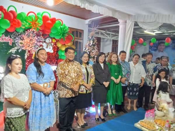 Gubernur Terpilih YSK Laksanakan Ibadah Pra Natal Kolom XII GMIM Petra Sario Tumpaan di Kediaman