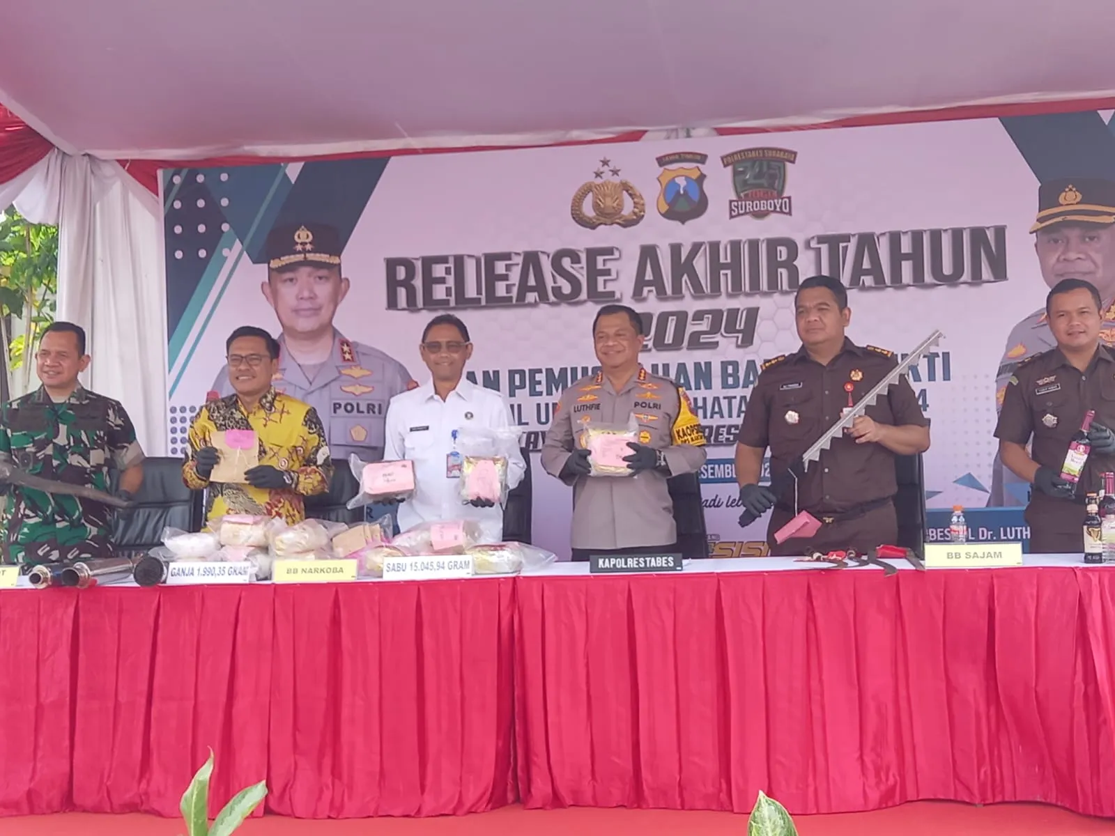Polrestabes Surabaya Gelar Rilis Ungkap Kasus Tindak Kejahatan Selama Tahun 2024 dan Pemusnahan Barang Bukti