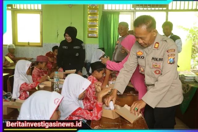 Wujudkan Asta Cita, Polres Probolinggo Berbagi Makanan Bergizi Untuk Siswa Sekolah Dasar
