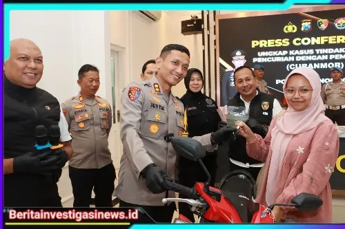 Pelaku Curanmor Ditangkap, Kapolres Ponorogo Kembalikan Motor Milik Korban