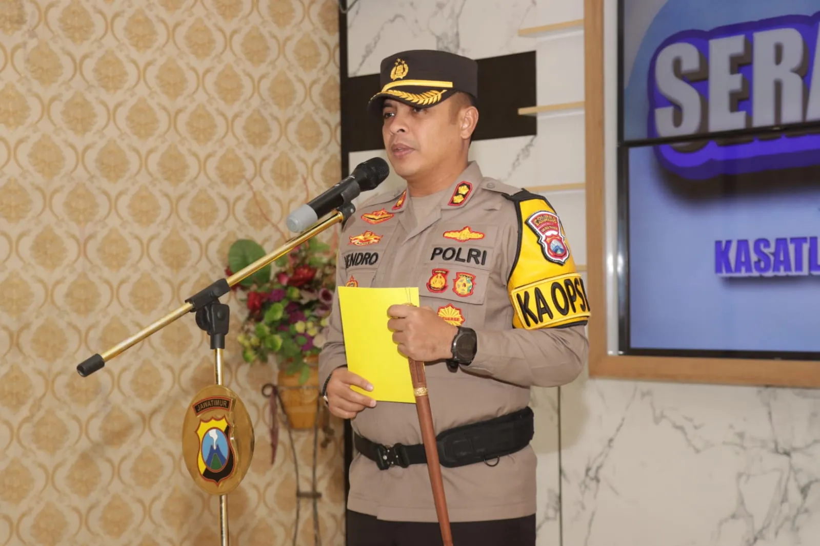 Kapolres Sampang Pimpin Upacara Sertijab Kasat Lantas Polres Sampang