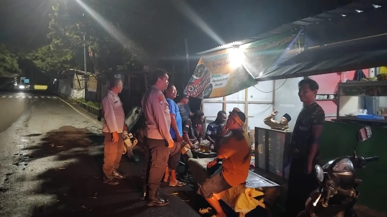 Pasca Nataru, Polres Situbondo Gelar Patroli Blue Light, Cegah Gangguan Kamtibmas Malam Hari