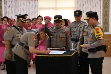 Kapolda Sulut Pimpin Sertijab 2 Direktur, Satu Kepala Bidang dan Tiga Kapolres
