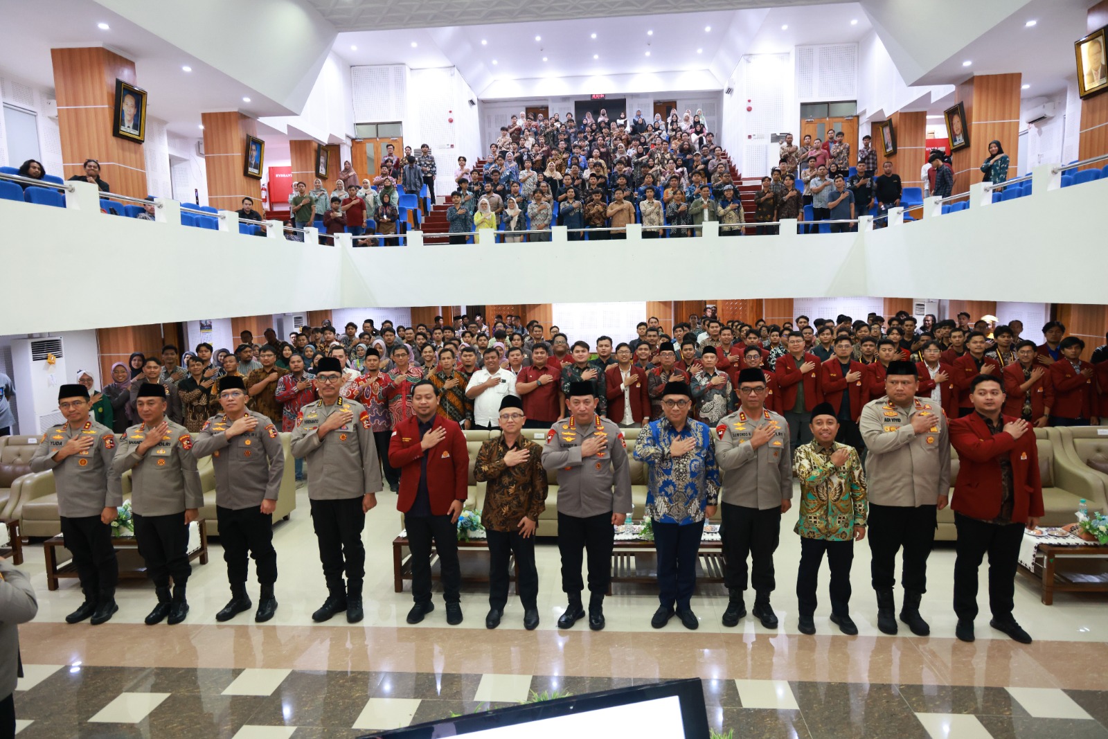 Hadiri Penutupan Pleno Hima Persis, Kapolri: Mari Jaga Keberagaman Untuk Wujudkan Indonesia Emas 2045