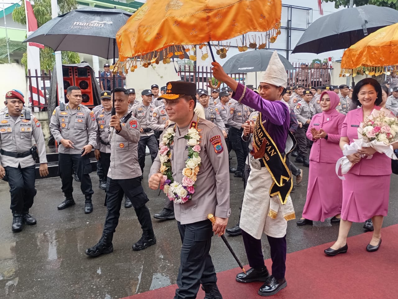Kapolda Sulut Kunker di Polres Kotamobagu, Disambut Dengan Tari Tuitan
