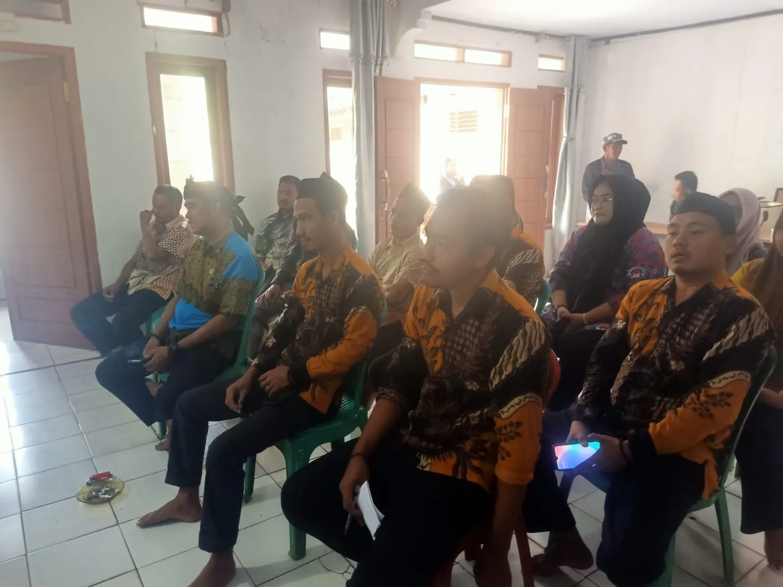 Pembinaan Aparatur Desa Cikadu Kecamatan Cibitung Penguatan Tata Kelola Pemerintahan Desa