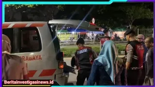 Aksi Heroik Anggota Polres Bangkalan Tolong Ibu Melahirkan Dalam Truk di Jembatan Suramadu