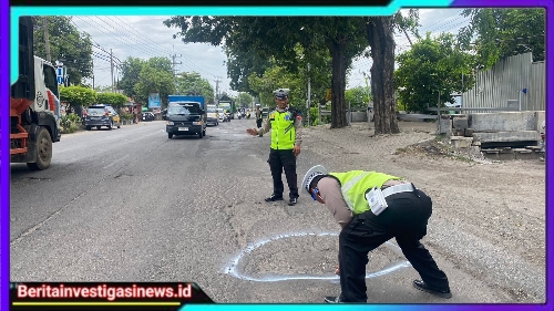 Operasi Keselamatan Semeru 2025, Polisi Beri Tanda Jalan Berlubang di Sidoarjo