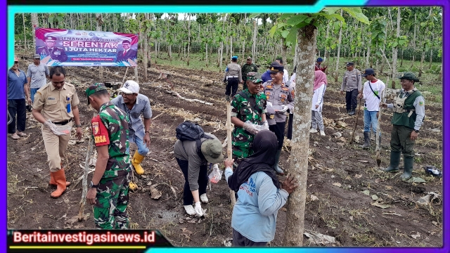 Polresta Banyuwangi Bersama Kelompok Tani Tanam Jagung Serentak Gelorakan Swasembada Pangan