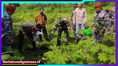 Sinergitas Polres Probolinggo Bersama TNI Lestarikan Lingkungan Tanam Pohon di Gunung Bentar