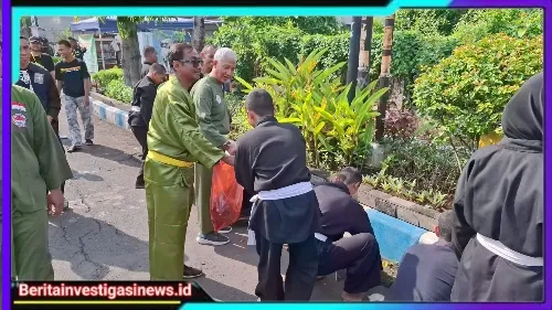 Kompak, Polres Pasuruan Kota Bersih - bersih Sampah Bersama Ratusan Pesilat Dari Berbagai Perguruan