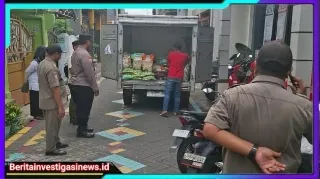 Polsek Sukomanunggal Bersama Tiga Pilar Gelar Pengamanan Pasar Murah Yang Diselenggarakan Bulog Jatim 