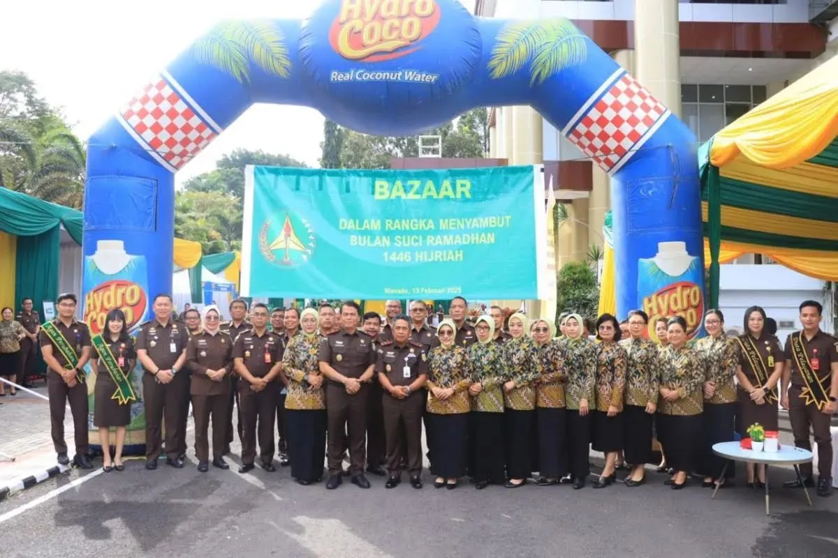 Kajati Buka Bazar Dalam Rangka Rakerda IX IAD Wilayah Sulut