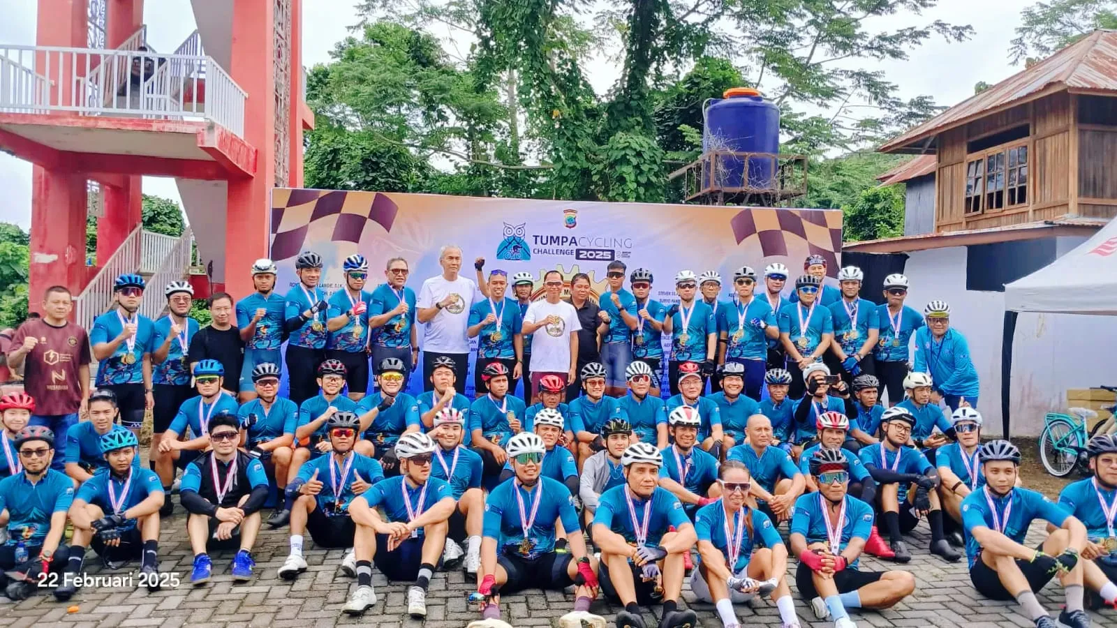 Iven Sukses "Tumpa Cycling Challenge 2025", Ratusan Peserta Dilepas Langsung Kapolda Sulut Irjen Roycke Langi