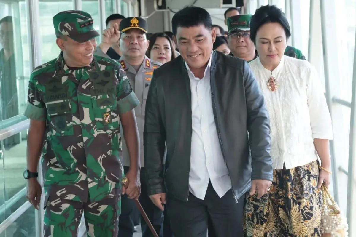 Pangdam XIII/Merdeka Sambut Kedatangan Gubernur Sulut di Bandara Sam Ratulangi