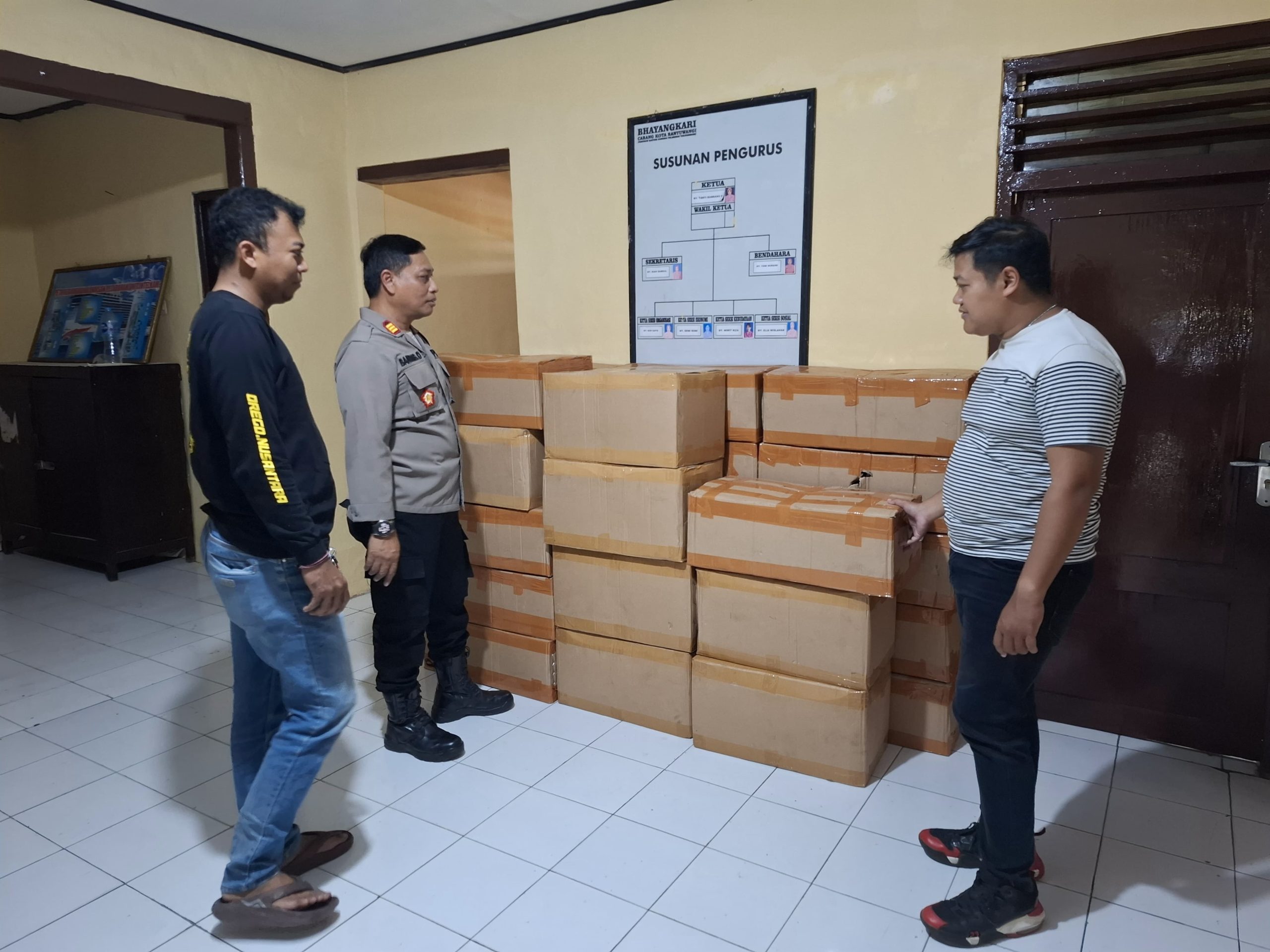 Polisi Berhasil Gagalkan Penyelundupan Ribuan Botol Miras Ilegal di Banyuwangi