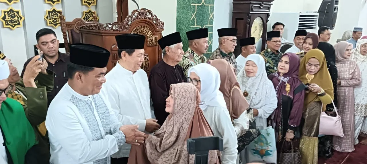 Jemaah Apresiasi Kehadiran Gubernur Sulut di Masjid Raya Ahmad Yani Manado