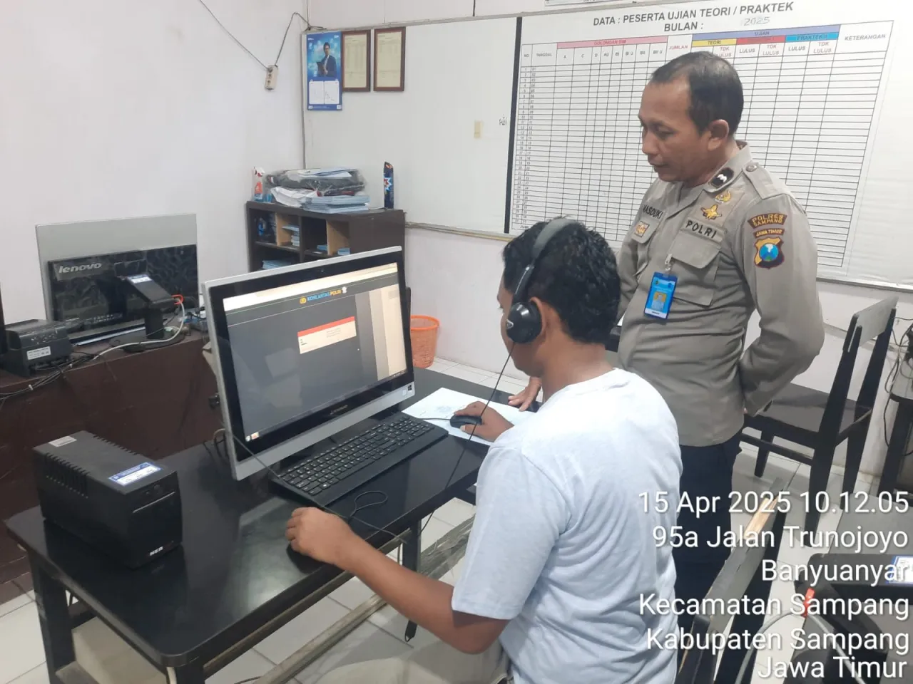 Pelayanan Prima di Satpas Polres Sampang Satlantas Giat Pemohon SIM Baru, Antisipasi Praktek Percaloan