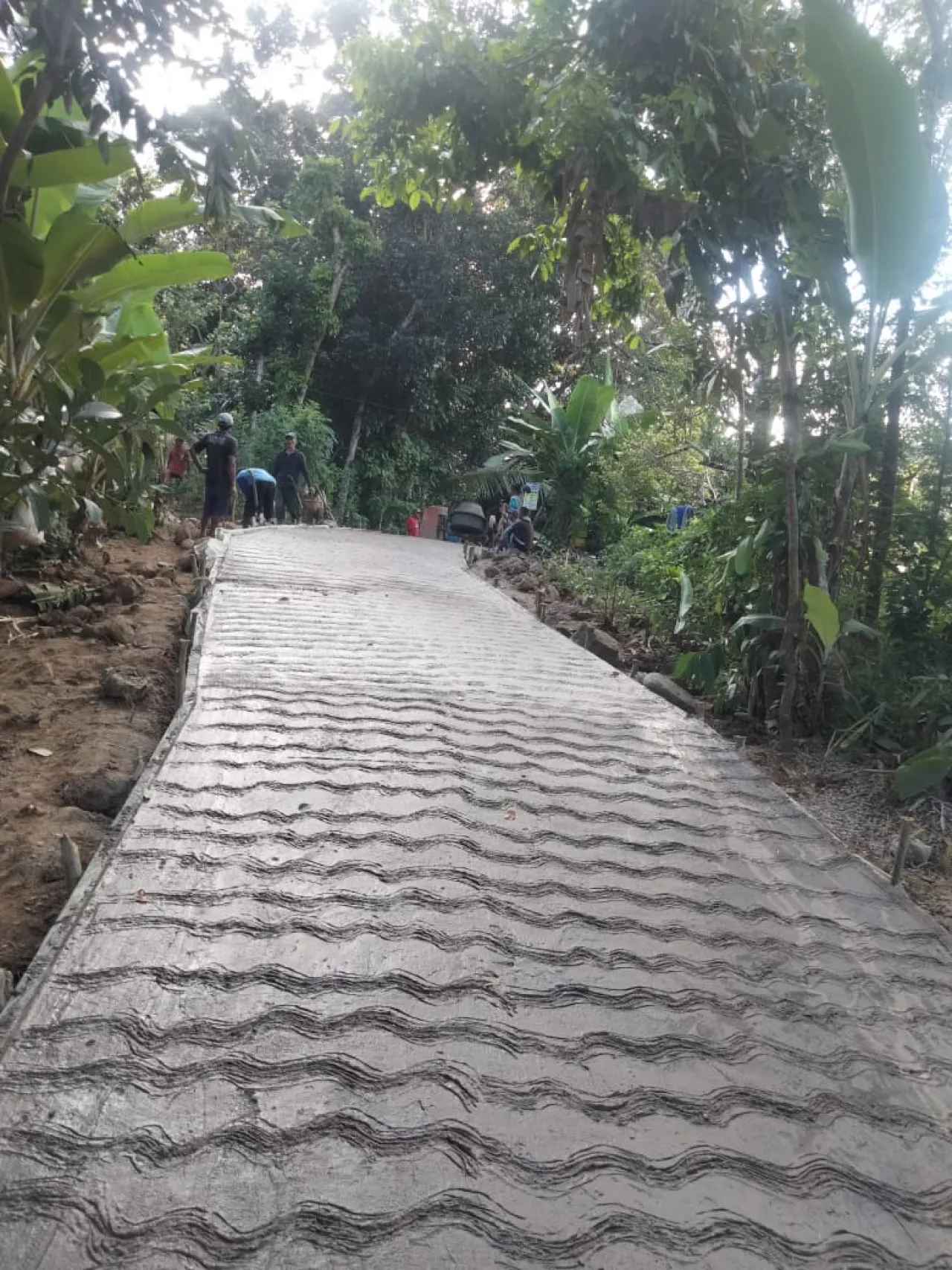 Warga Kampung Ciakar Apresiasi Pembangunan Jalan Rambat Beton Tahap 1 dari Dana Desa Kecamatan Cimanggu