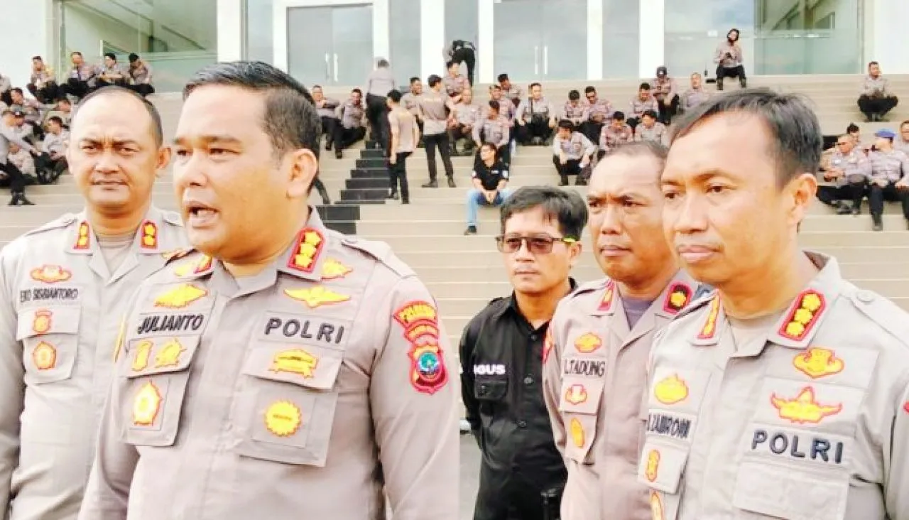 Simulasi Penanganan Demo Anarkis, Petugas Tanggap Amankan DPRD Sulut